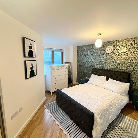 2 Bedroom Apartment Near Olympic Park With Free Parking Лондон Экстерьер фото