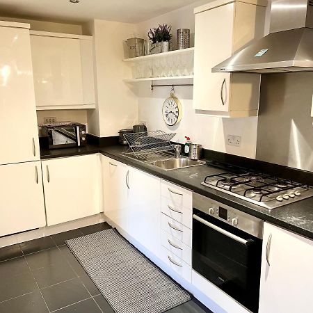 2 Bedroom Apartment Near Olympic Park With Free Parking Лондон Экстерьер фото
