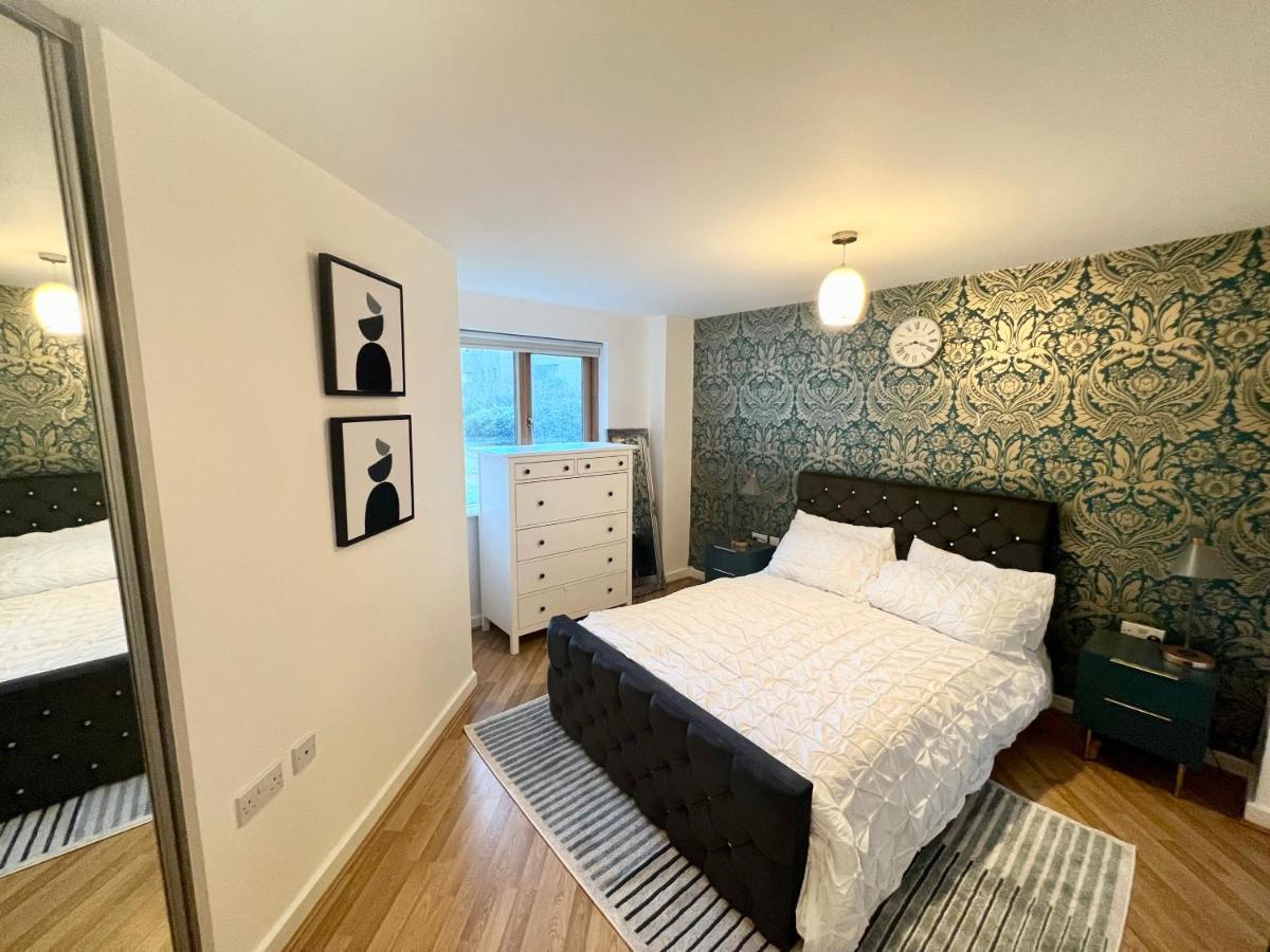 2 Bedroom Apartment Near Olympic Park With Free Parking Лондон Экстерьер фото